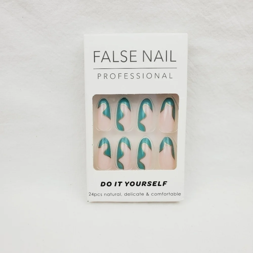 24 Pieces Fake Press On Nails